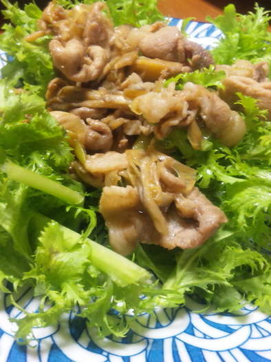 豚肉と葱のコチュジャン炒め☆わさび菜のせの写真