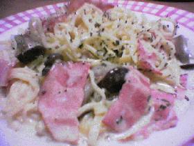 『手打ち!きのことベーコンのクリームパスタ』