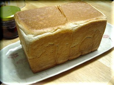 全粒粉入り♪ミルクバター食パンの写真