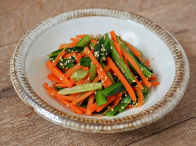 レンジで簡単！にんじんと小松菜のナムルの写真