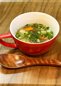 クズ野菜の天然野菜スープ