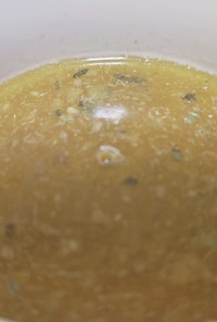 サバ缶の液体で味噌汁(レンジで)