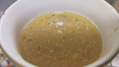 サバ缶の液体で味噌汁(レンジで)の写真