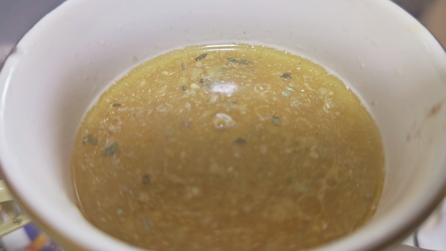 サバ缶の液体で味噌汁(レンジで)の画像