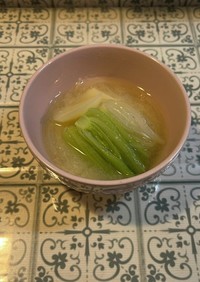 栄養満点！小松菜とジャガたまねぎ味噌汁