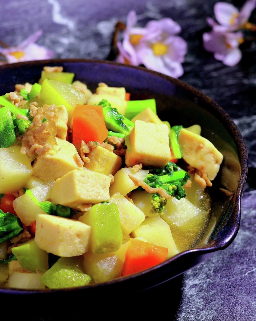 高野豆腐とたっぷり野菜の甘辛味噌煮の画像