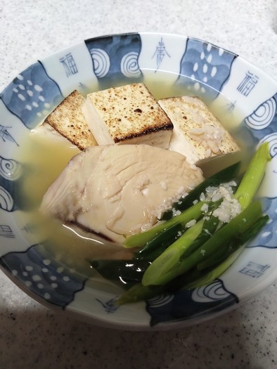とんぼ生利節と焼き豆腐の煮物の写真