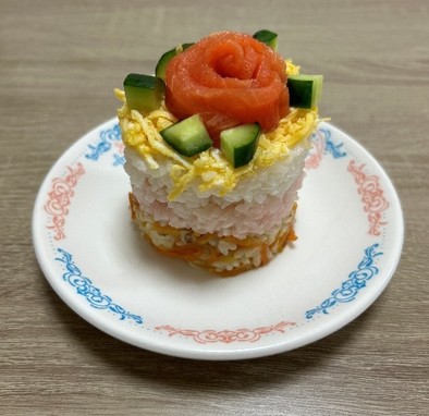 ケーキ風ちらし寿司の写真