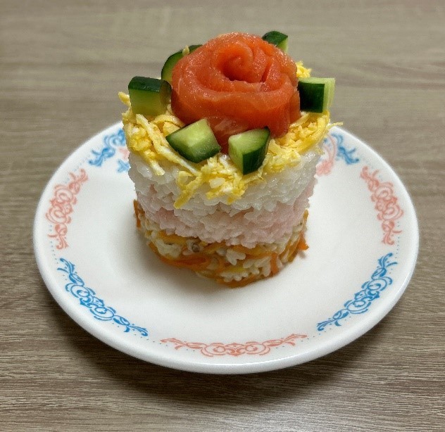 ケーキ風ちらし寿司の画像