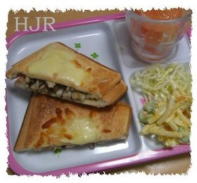 きのこクリームホットサンド