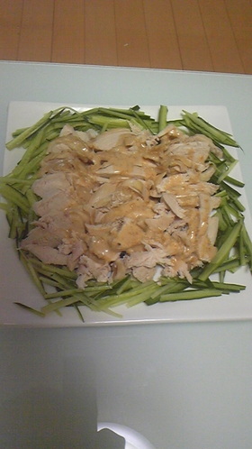 鶏肉がジューシー★棒棒鶏