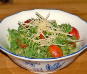 ほうれん草とくるみのペスト・パスタ