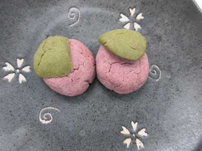 桜餅風米粉クッキーの写真