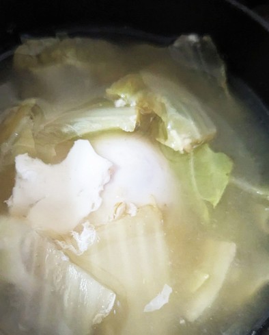 白菜とたまごの味噌汁の写真