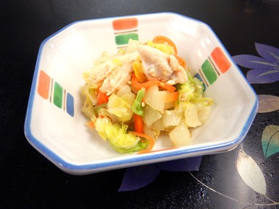 白菜と人参のナムル風サラダの写真