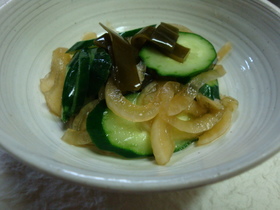 新玉ねぎと昆布茶のマリネサラダ