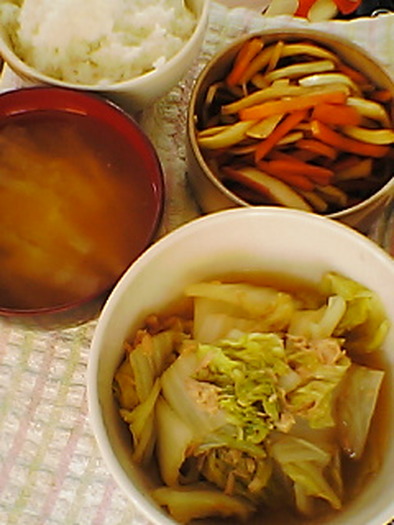 白菜とツナの煮物の写真