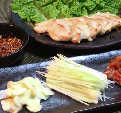 【痩せ飯本舗】鶏ムネ肉のサムギョプサル風の写真