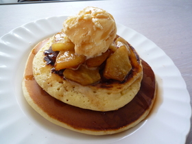 ホットケーキにbest♡なりんごのソテー