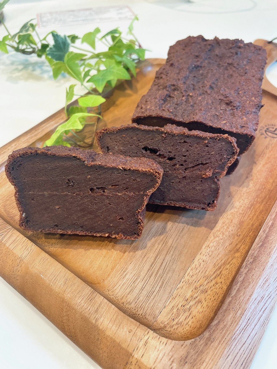 パン粉を大量消費するチョコケーキの画像