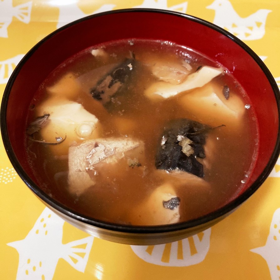 サバ缶とお豆腐の汁物の画像