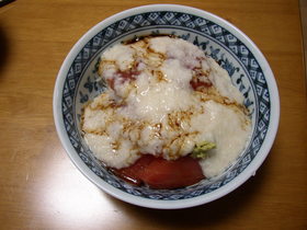 マグロの漬けとろろどんぶり