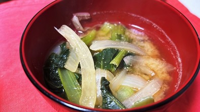 小松菜の味噌汁の写真