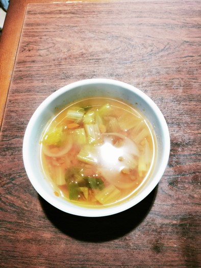 根菜とロメインレタスの減塩醤油スープの写真