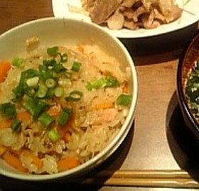 ツナとにんじんとなめたけの炊き込みご飯