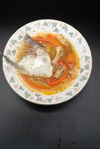 鯛かまのガーリック風スープ煮