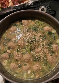 肉団子と小松菜の春雨坦々スープ