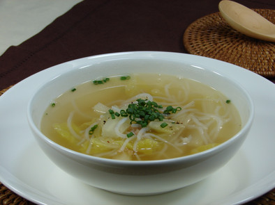 白菜のコンソメスープの写真
