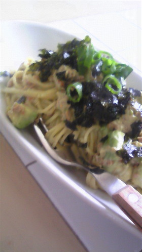 アボガドと納豆のツナマヨパスタ