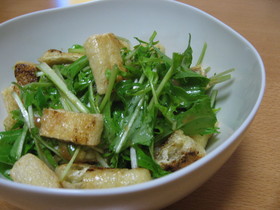 水菜と油揚げの梅味サラダ