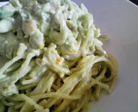 * アボカドと半熟卵の春色パスタ *