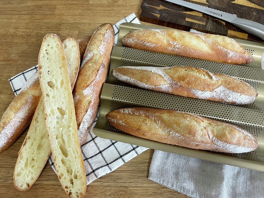 型で焼くから作業がラクなフランスパンの画像