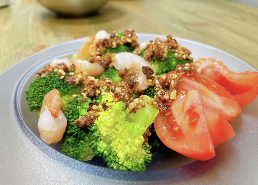 海老と蒸しブロッコリーのサラダの画像