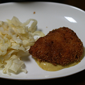 鳥胸肉のカレー風味ソース添え