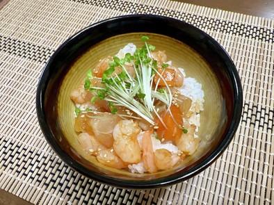 余ったお刺身でバラ海鮮丼の写真