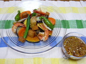 揚げ海老と揚げ野菜のサラダ