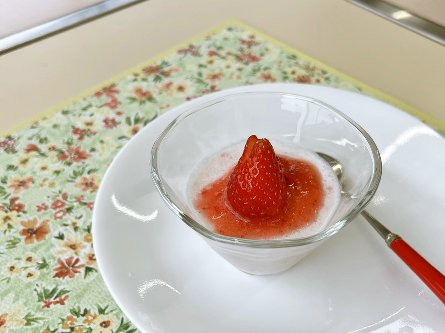 苺のブラマンジェの画像