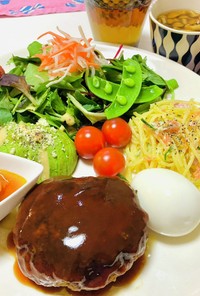 ハンバーグプレートで夕飯メニュー