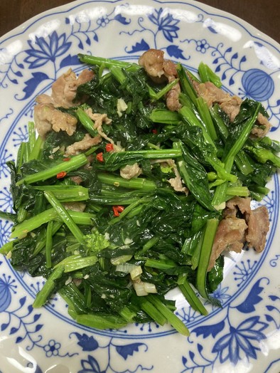 定番　ニンニク風味の青菜炒めの写真