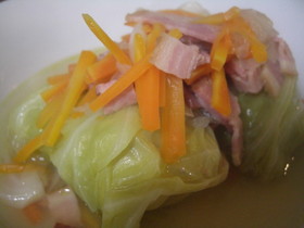 春キャベツで野菜たっぷりロールキャベツ