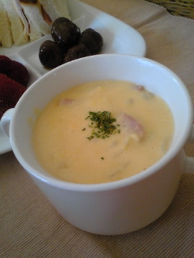R’s Cafe じゃが玉ミルクスープ
