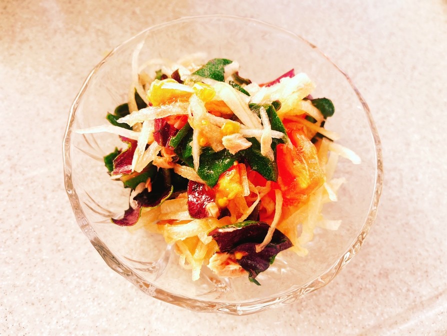 沖縄野菜ハンダマ（金時草）のサラダの画像