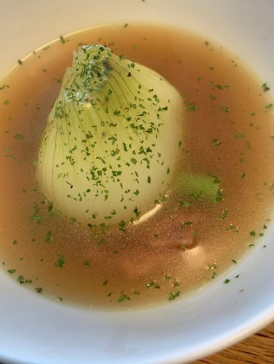 簡単　丸ごと玉ねぎスープの写真