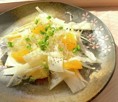 ウドと甘夏のサラダ〜白味噌ドレッシング〜の写真