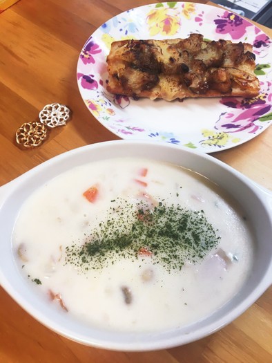 給食の「米粉のホワイトスープ」♡シチューの写真