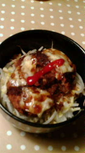 簡単、チーズのせソースコロッケ丼